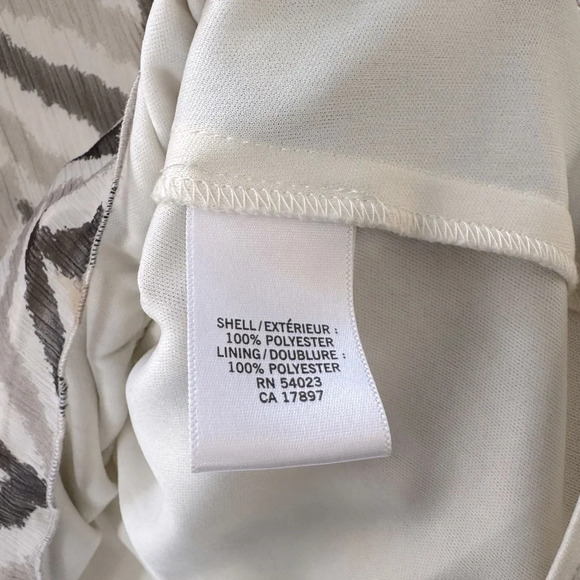 Banana Republic M gray, tan-white top. Butterfly sleeve silky sheer top lining. - Picture 8 of 8